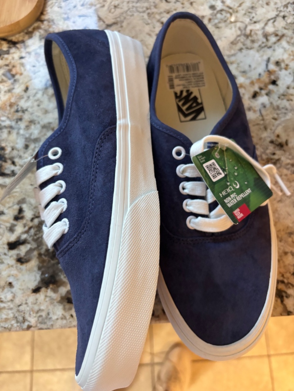 Vans - Picture 2 of 5
